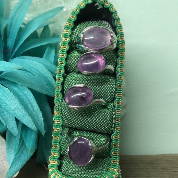 8/$25 💐🌸🌺 amethyst ring - Picture 2 of 2